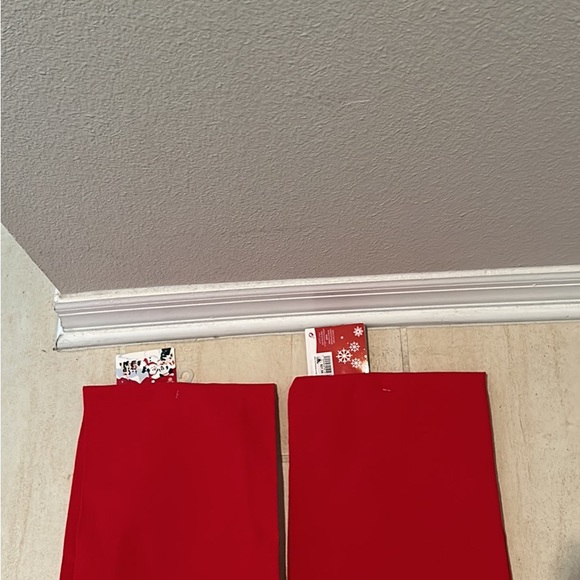 Disney’s chip and dale holiday towels from Walts Holiday Lodge - Picture 6 of 9